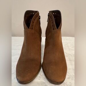 Vince Camuto Brown Suede Ankle Boots - Size 9